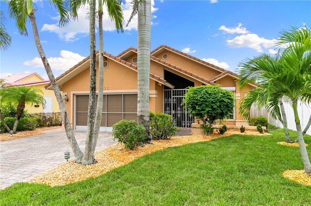 526 100th Ave N, Naples, FL 34108 Main Photo