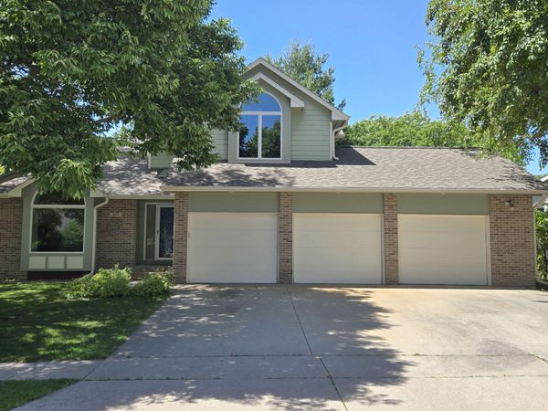 909 Idaho Avenue, Ames, IA 50014