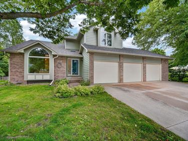 909 Idaho Avenue, Ames, IA 50014