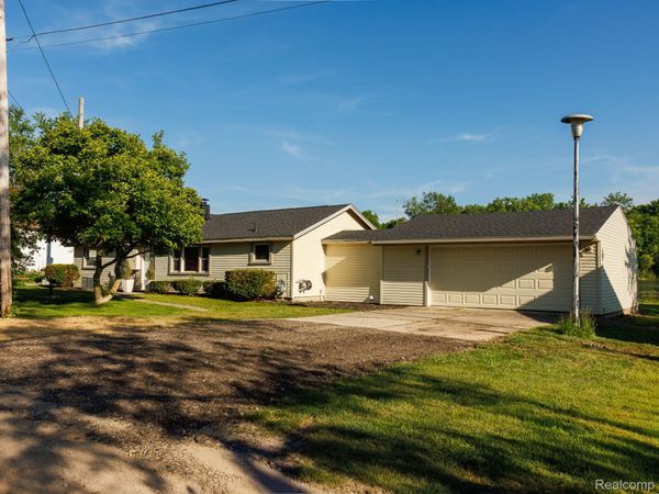 11560 Island Ct Court, Hartland Township, Mi 48353