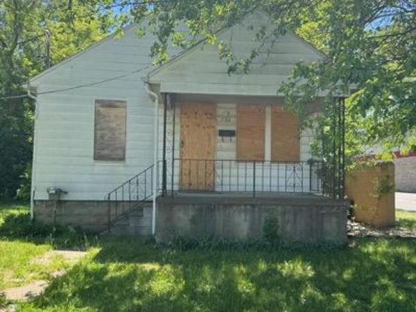 722 E Ridgeway Avenue, Flint, MI 48505