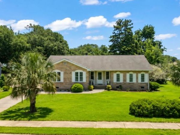 7600 Driftwood Dr., Myrtle Beach, SC 29572
