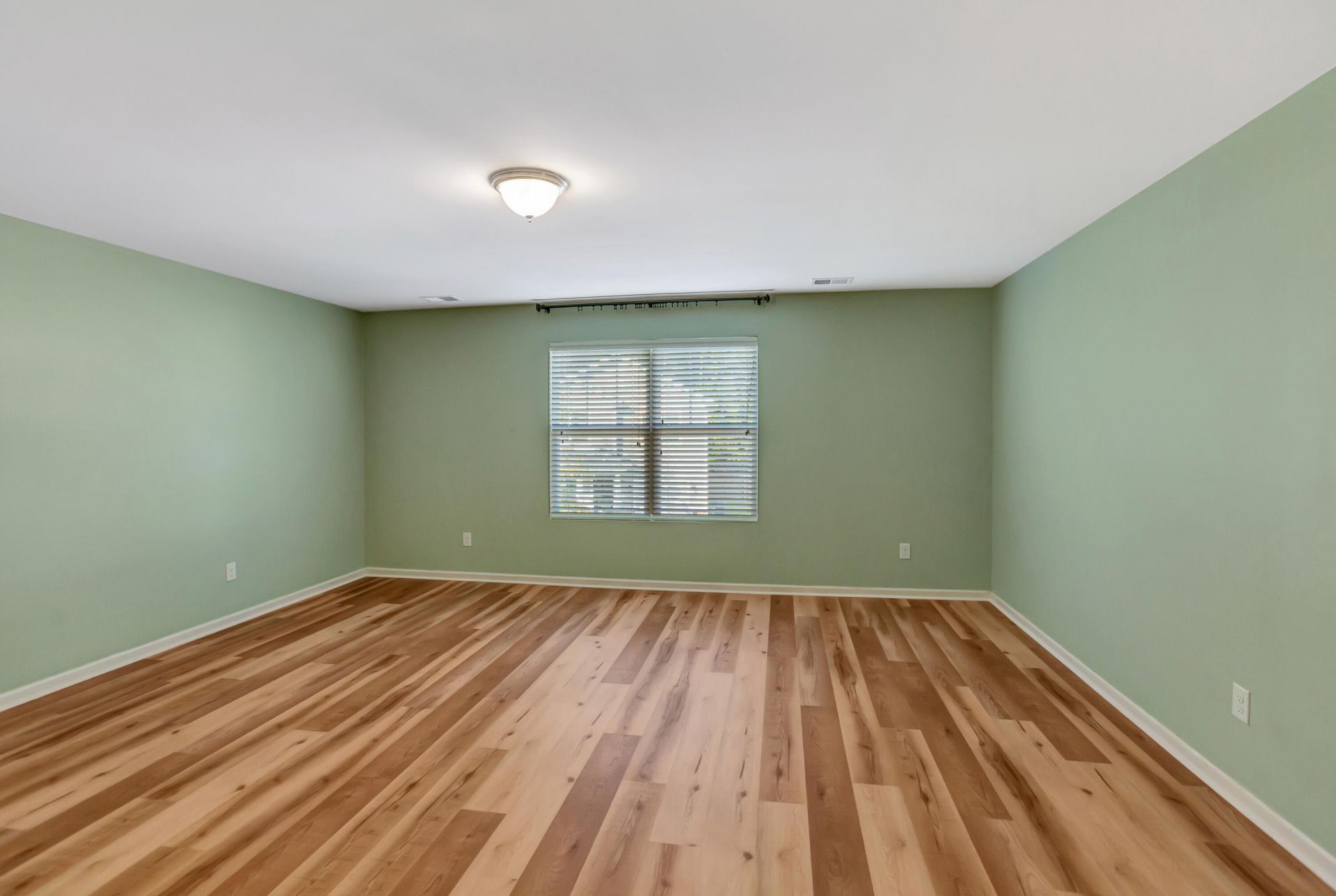 1313 Merchant Court Photo 19