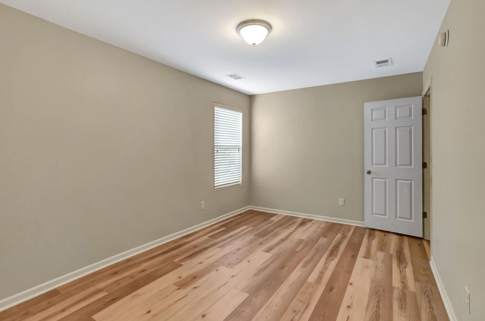 1313 Merchant Court Photo 23