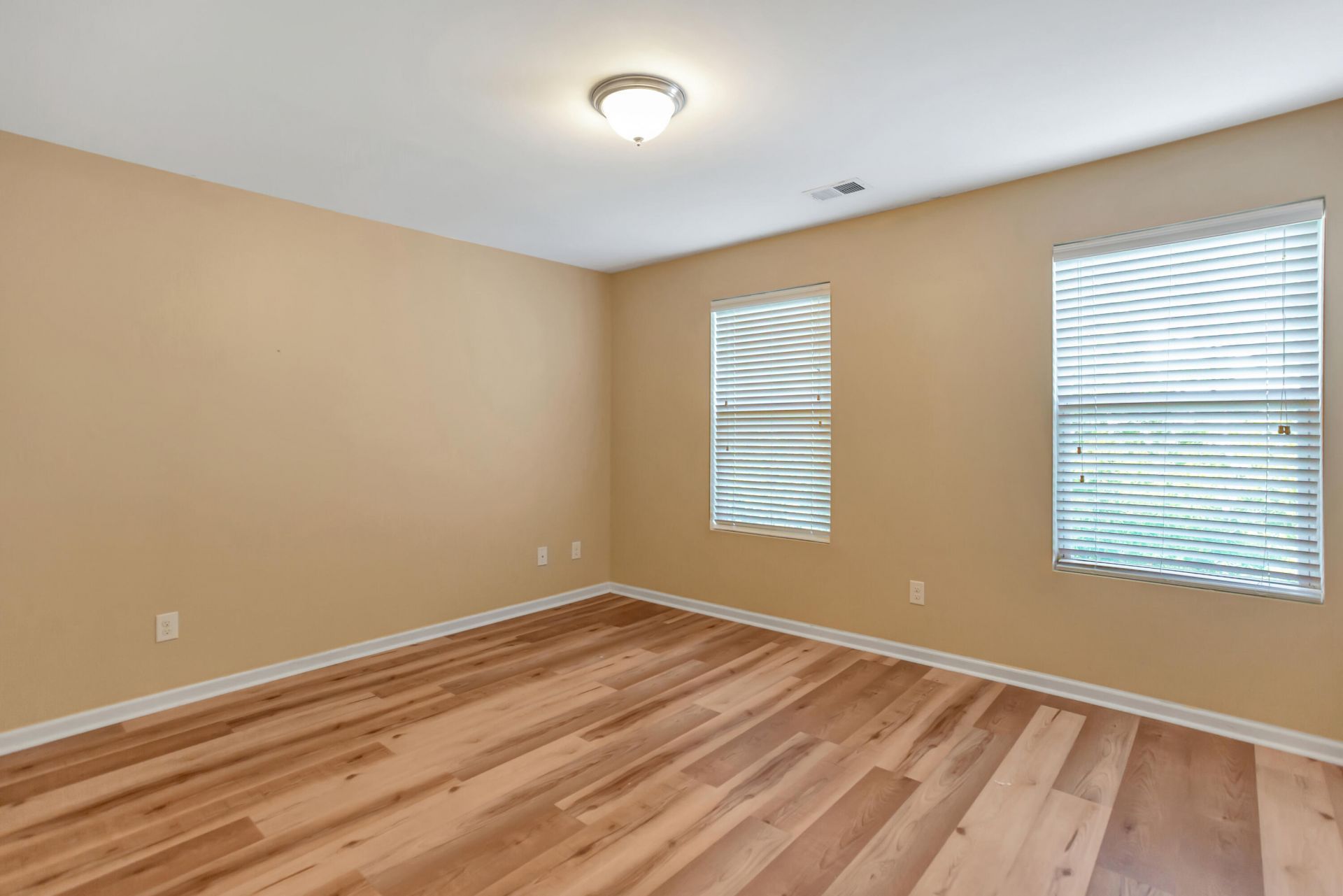 1313 Merchant Court Photo 24