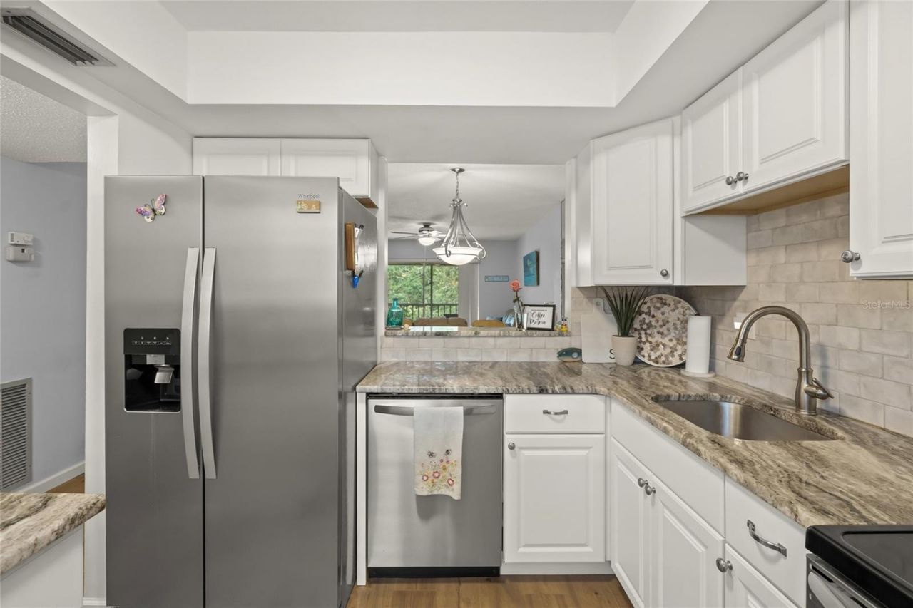 1310 Glen Oaks Drive E, Unit 391E, Sarasota, FL 34232 Photo