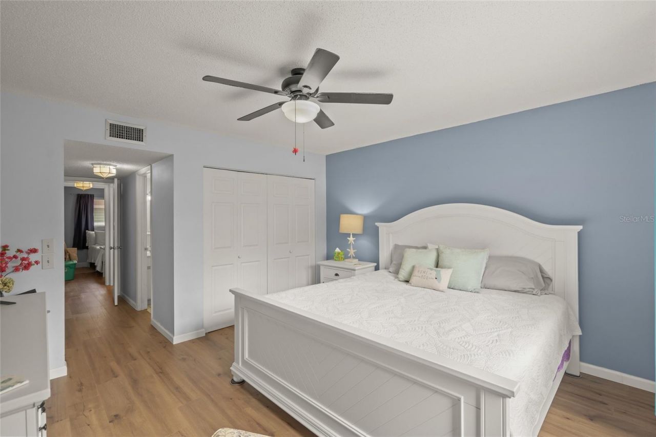 1310 Glen Oaks Drive E, Unit 391E, Sarasota, FL 34232 Photo