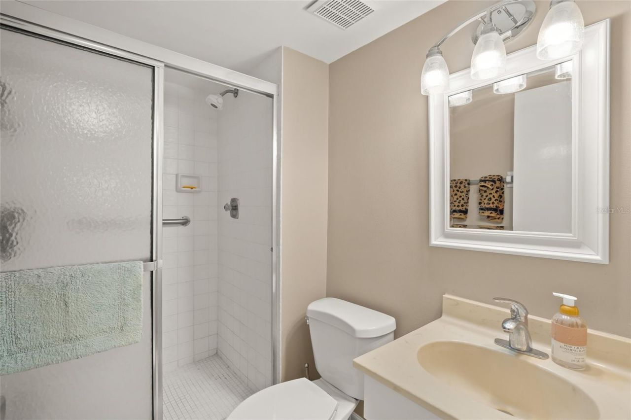 1310 Glen Oaks Drive E, Unit 391E, Sarasota, FL 34232 Photo