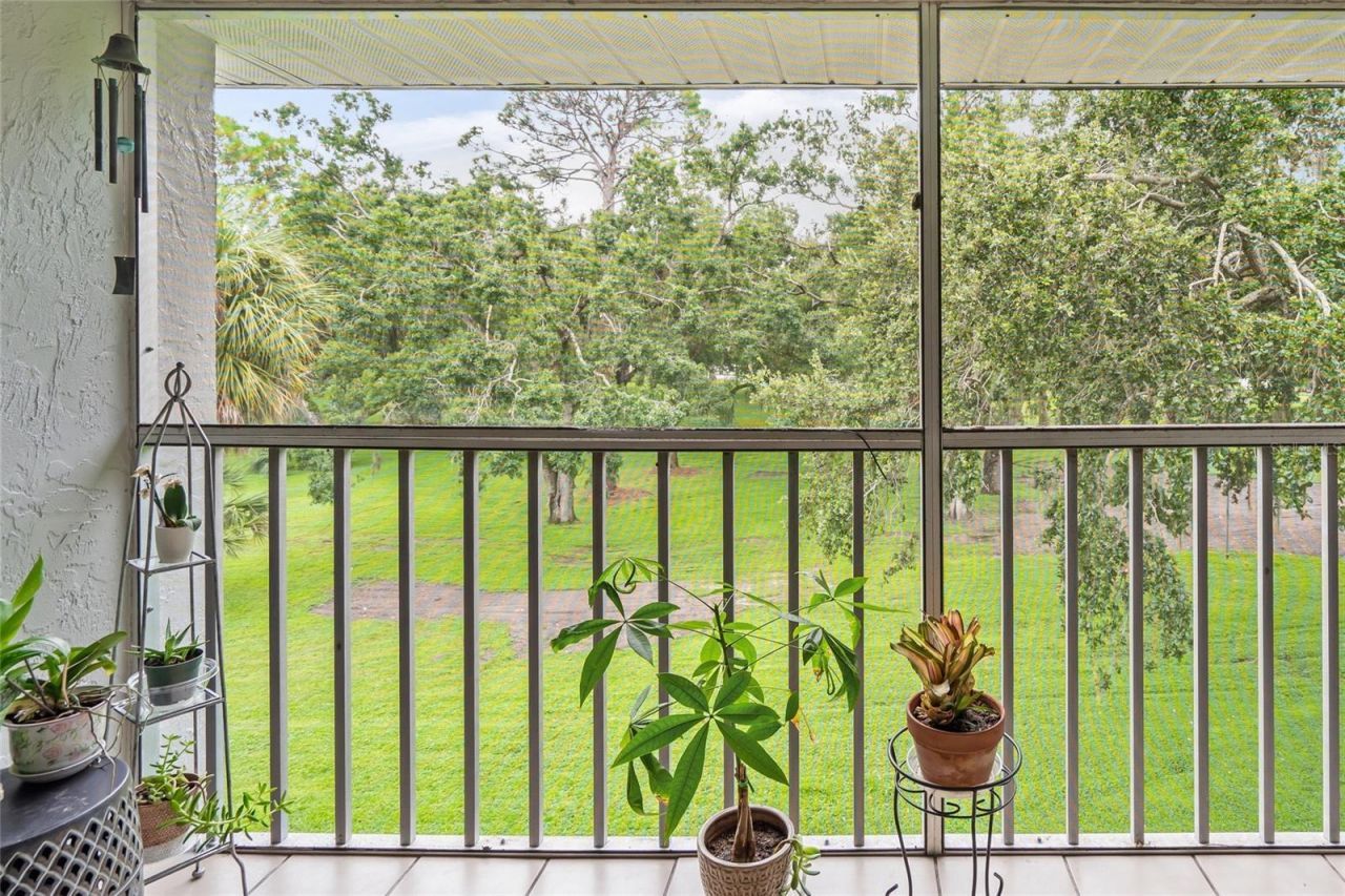 1310 Glen Oaks Drive E, Unit 391E, Sarasota, FL 34232 Photo