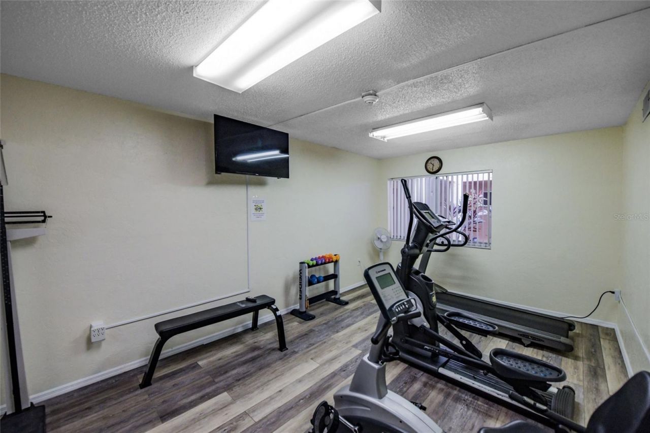 1310 Glen Oaks Drive E, Unit 391E, Sarasota, FL 34232 Photo