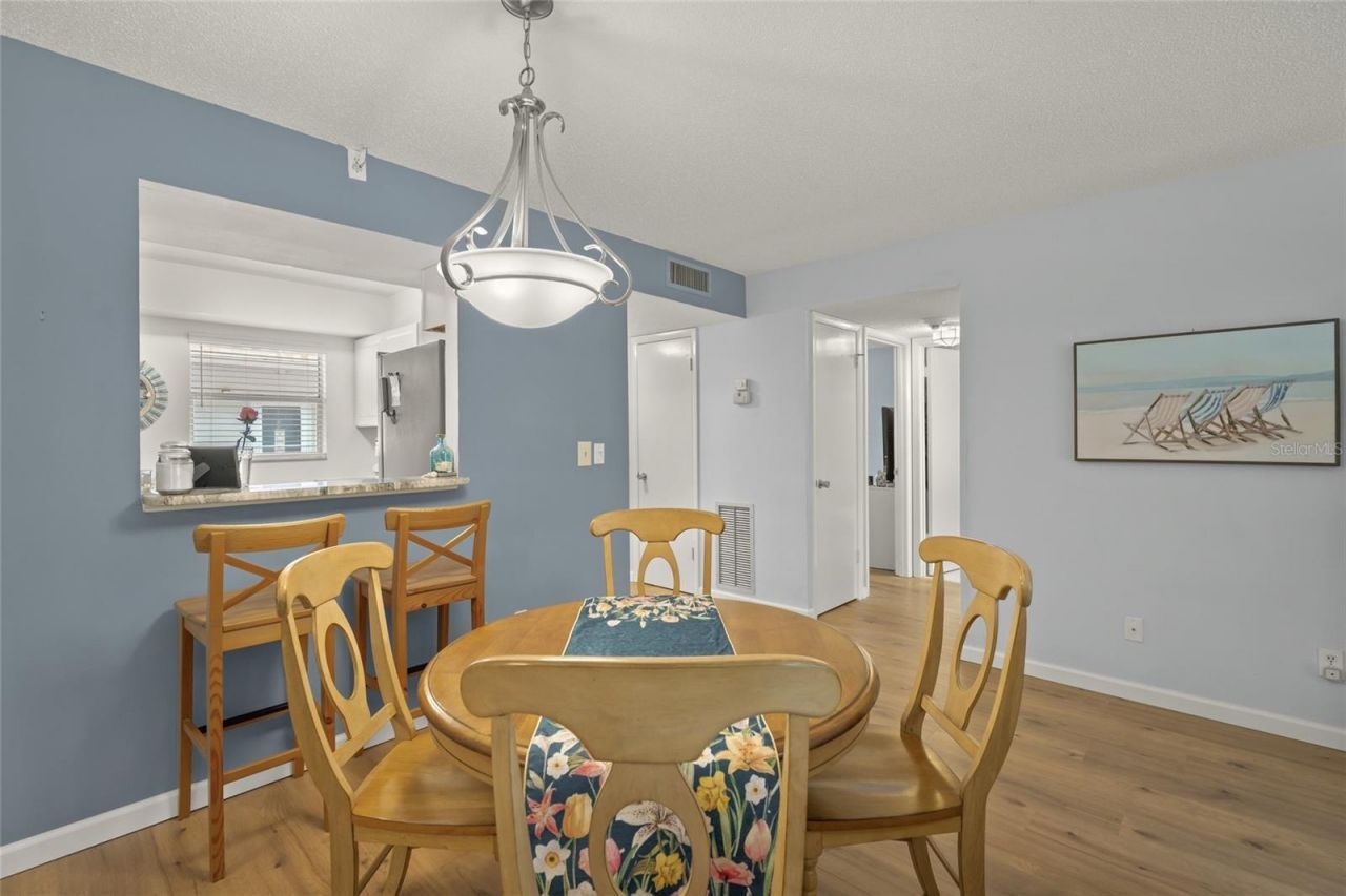 1310 Glen Oaks Drive E, Unit 391E, Sarasota, FL 34232 Photo