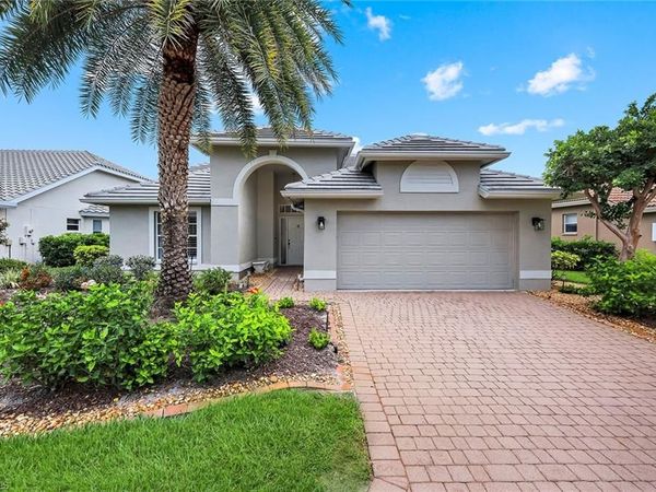 25061 Bay Cedar DR, BONITA SPRINGS, FL 34134