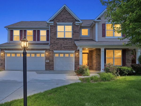 8110 Eskerban Drive, Avon, IN 46123
