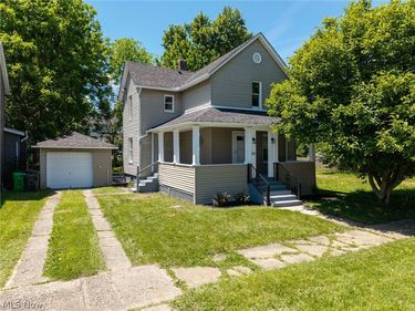 30 16th Street NW, Barberton, OH 44203