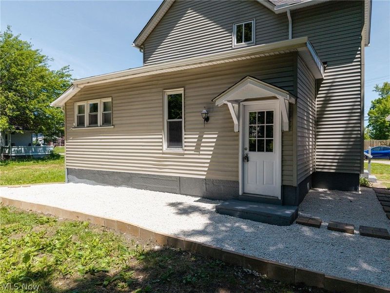 30 16th Street NW, Barberton, OH 44203 Photo 2