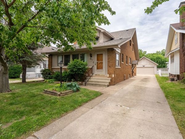 1917 W Callender Avenue , West Peoria, IL 61604