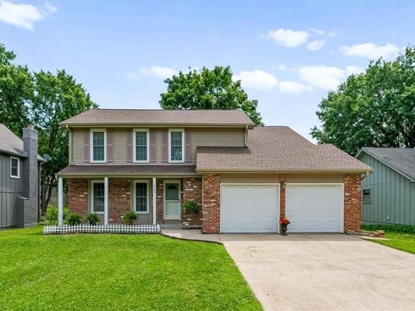 1955 E Sunvale Drive, Olathe, KS 66062
