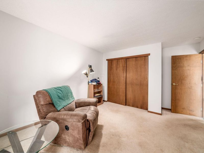 4573 Arlingate Drive W, Columbus, OH 43220 Photo 19