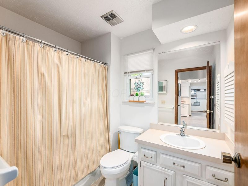 4573 Arlingate Drive W, Columbus, OH 43220 Photo 20