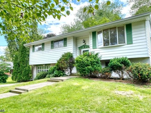 419 Knowlton St, Belvidere, NJ 07823