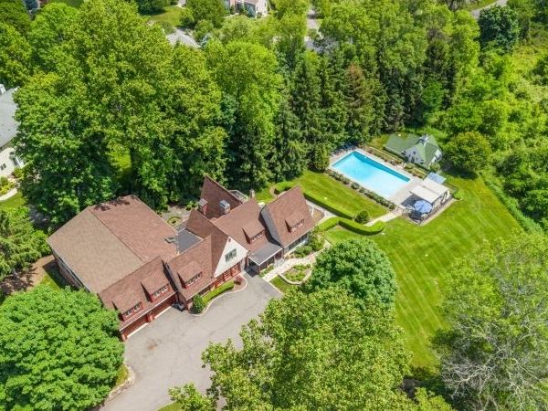 43 Knox Hill Rd, Morris, NJ 07960