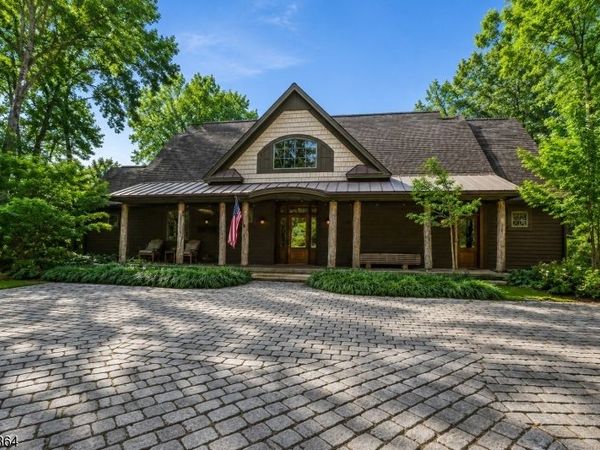 17 Quaker Church Rd, Allamuchy, NJ 07821
