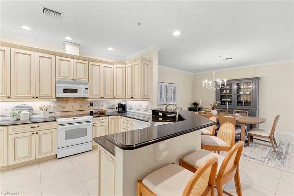 600 5th Ave S, Unit A-211, Naples, FL 34102 Photo