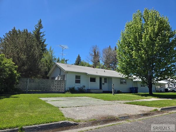 542 E 1st N, ST ANTHONY, ID 83445