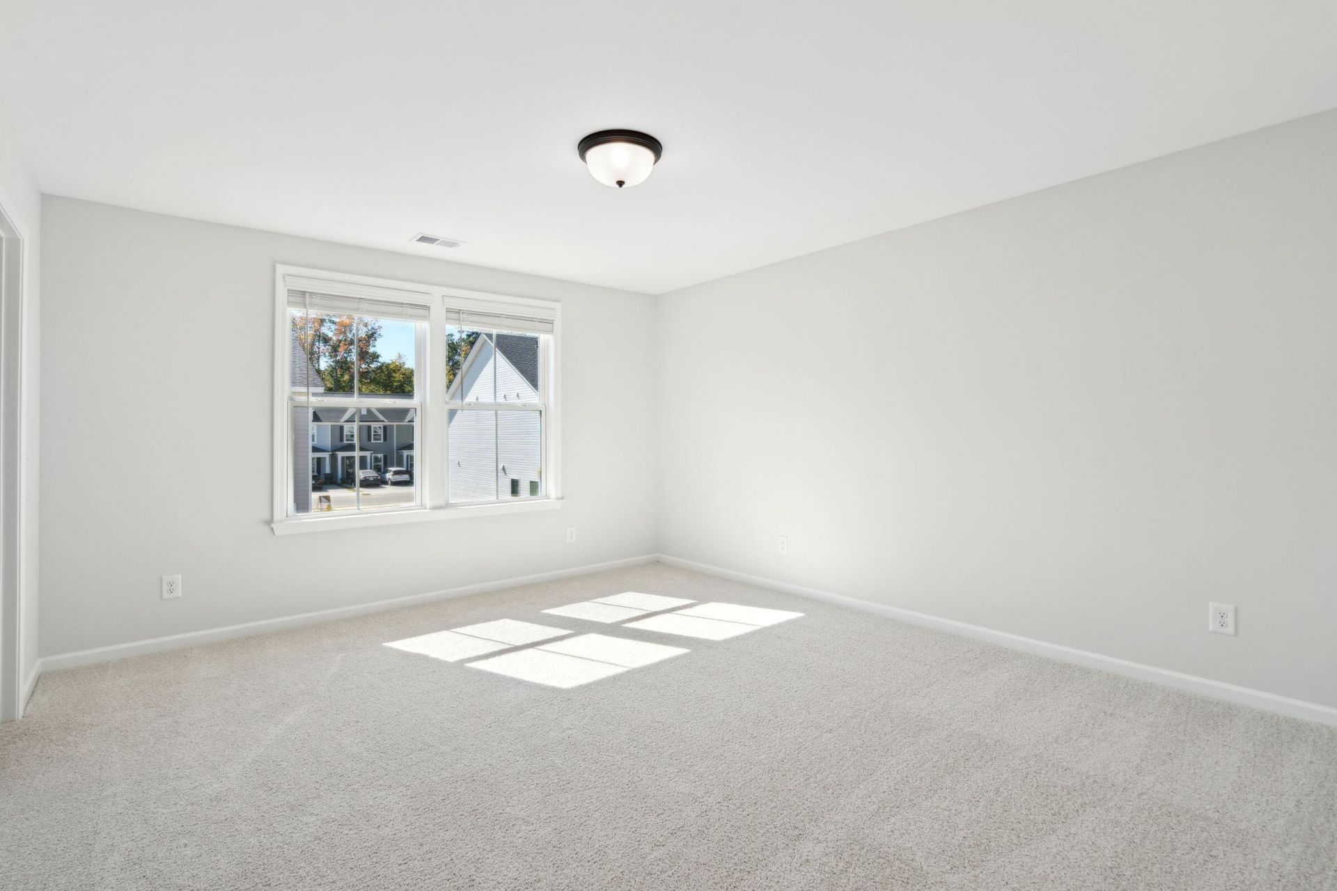 713 Alma Square Drive Photo 27