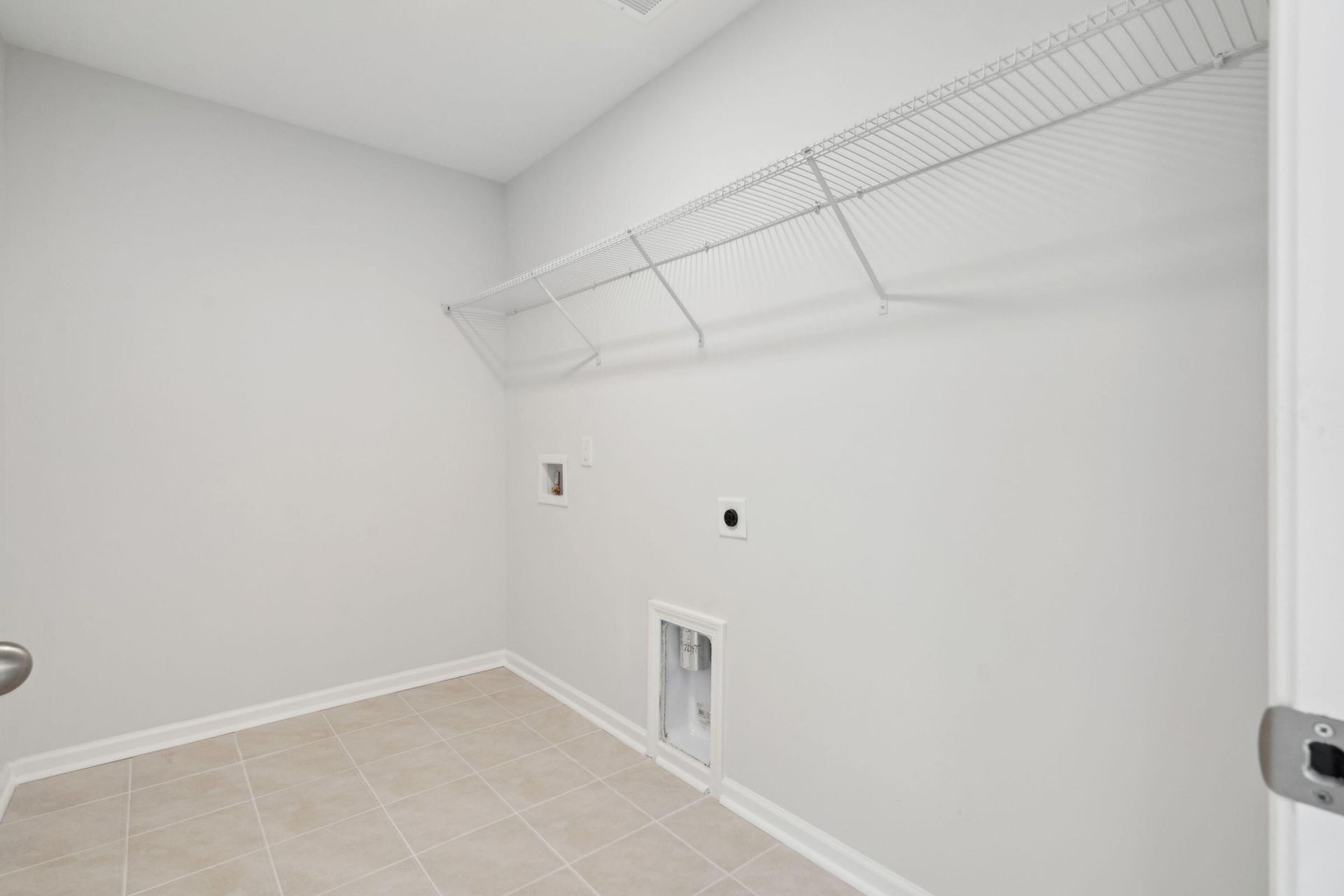 713 Alma Square Drive Photo 31