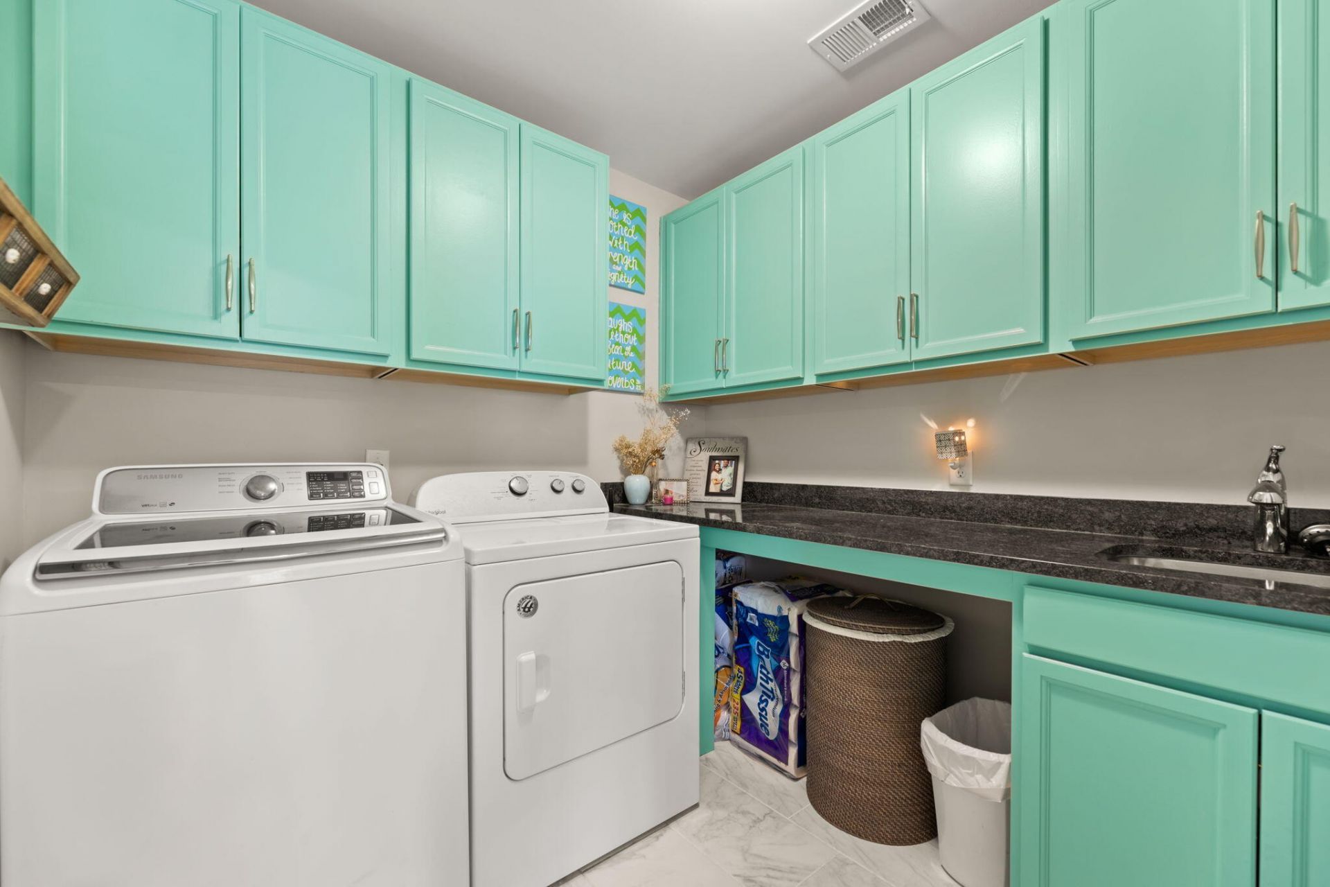 1820 Whisperwood Road Photo 23