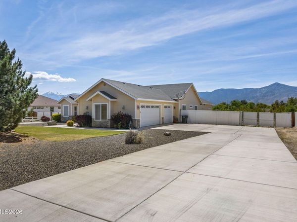 2764 Gordon Avenue, Minden, NV 89423