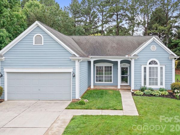 8940 Raven Park Drive , Charlotte, NC 28216