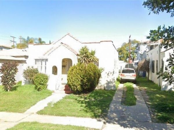 715 E 83 Street , Los Angeles, CA 90001