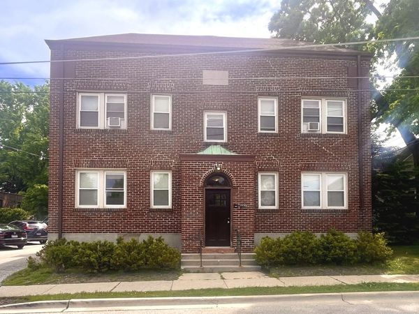 131 Pleasant Avenue, Unit 1E, Highwood, IL 60040