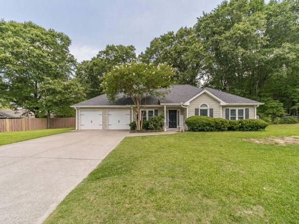 4180 Fox Chase Drive , Loganville, GA 30052
