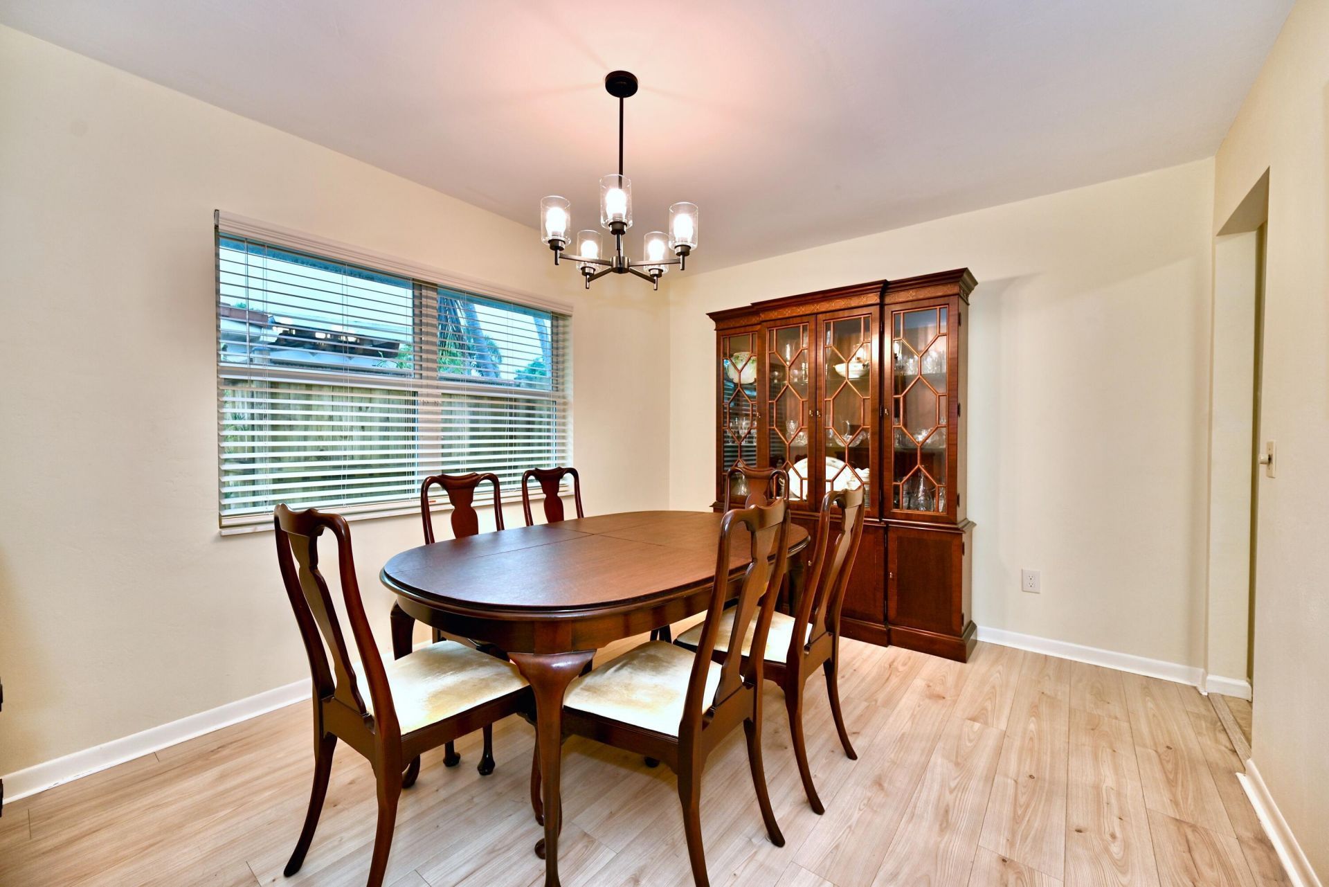 129 Alhambra Place, West Palm Beach, FL 33405 Photo