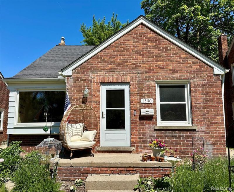 23110 Forest Street, Oak Park, MI 48237 Main Photo