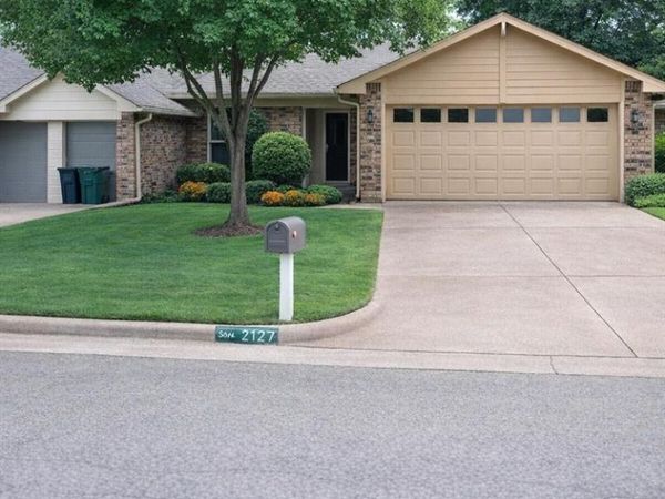 2127 Reverchon Drive, Arlington, TX 76017