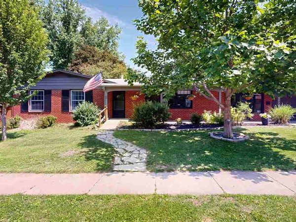 1508 Glendale Rd, Iowa City, IA 52245