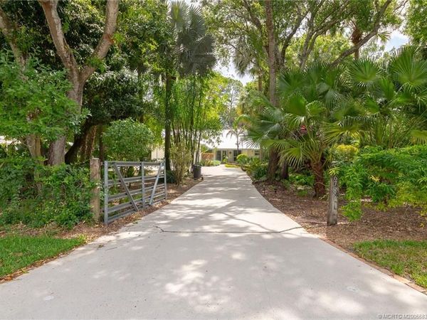 6785 SW Gaines Avenue, Stuart, FL 34997