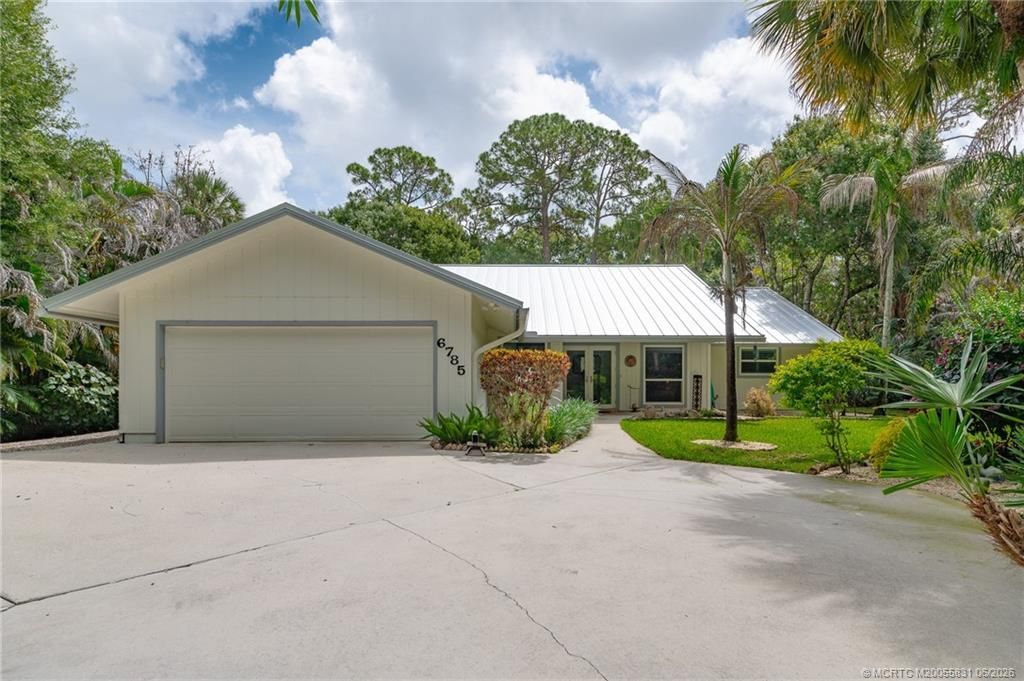 6785 SW Gaines Avenue, Stuart, FL 34997 Photo