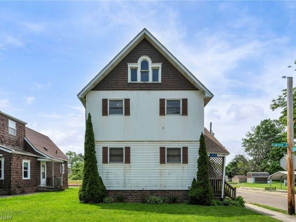 1202 Lawrence Road NE, Canton, OH 44705