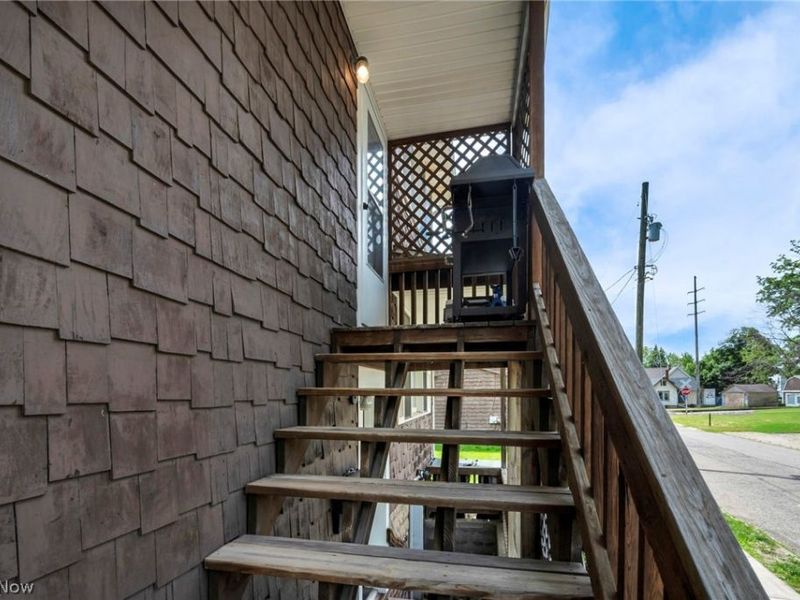 1202 Lawrence Road NE, Canton, OH 44705 Photo 10