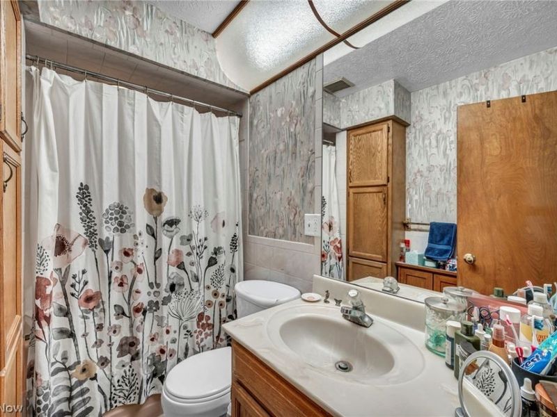 1202 Lawrence Road NE, Canton, OH 44705 Photo 15