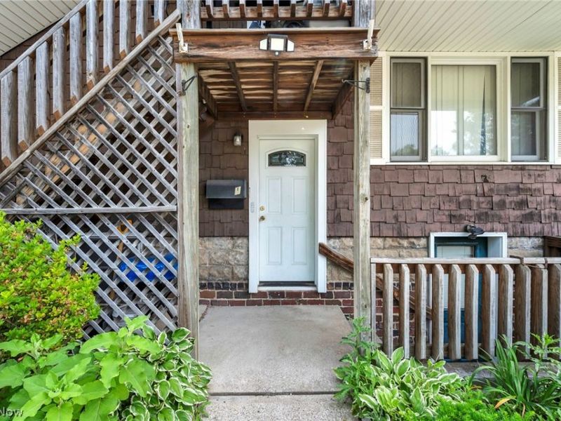 1202 Lawrence Road NE, Canton, OH 44705 Photo 2