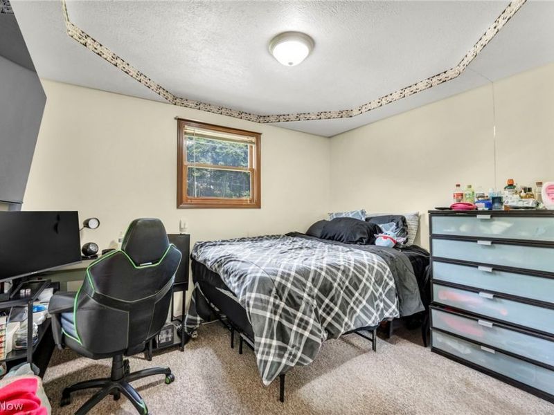 1202 Lawrence Road NE, Canton, OH 44705 Photo 6