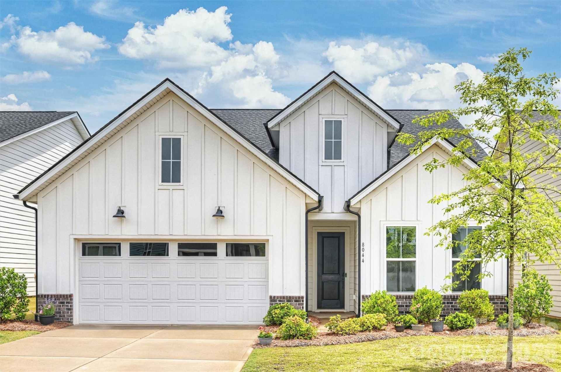 8044 Brookbank Drive, Charlotte, NC 28269 Main Photo