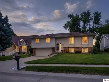 15268 pepperwood Drive, Omaha, NE 68154