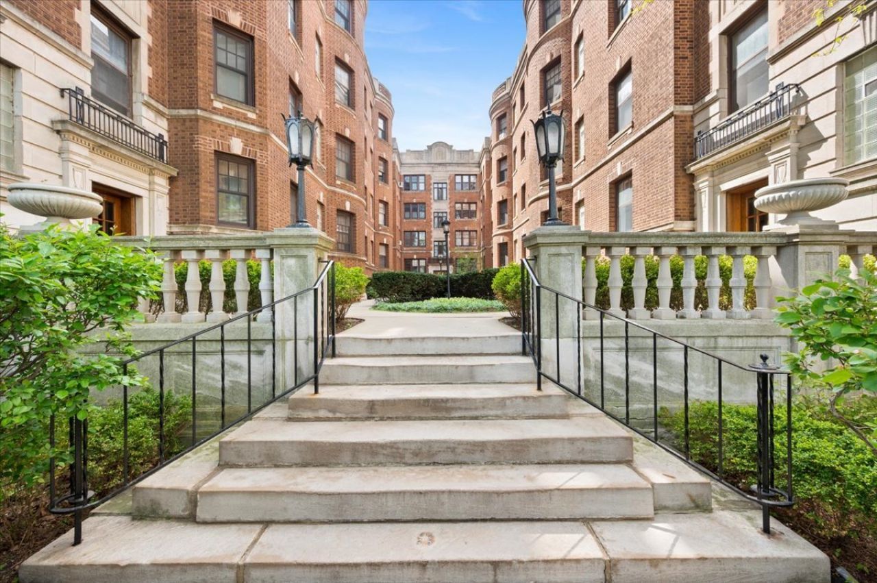 2326 N Lincoln Park We , Unit 2B, Chicago, IL 60614 Main Photo